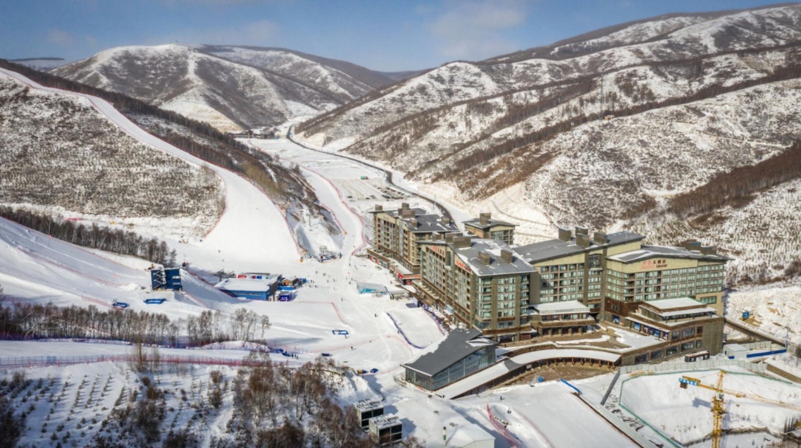 密苑云顶滑雪场是国内首个奥运级别雪场,也曾